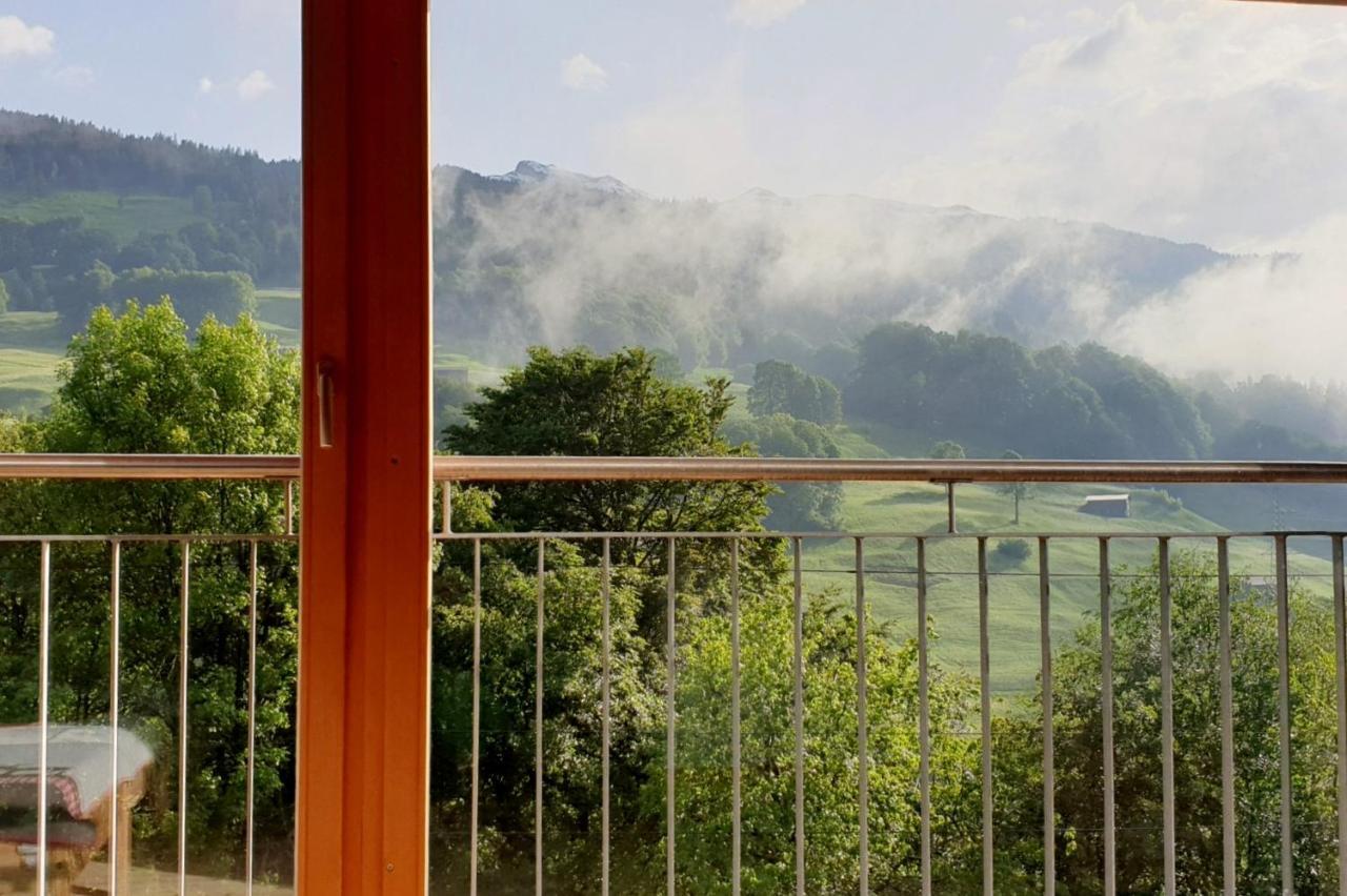 Ferienhaus&Ferienwohnung Wiñay Wayna Gotschna Blick Klosters-Serneus Exterior foto